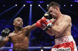 梅西新星战术调整表现突出，雄鹿前途光明！比赛高潮迭起